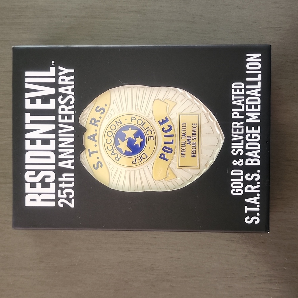 Resident Evil - STARS Badge Medallion limited edtion. - Picture 8 of 8
